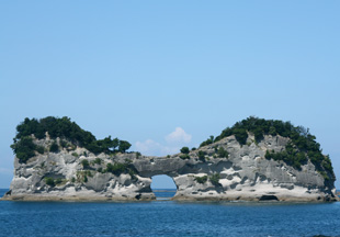 円月島