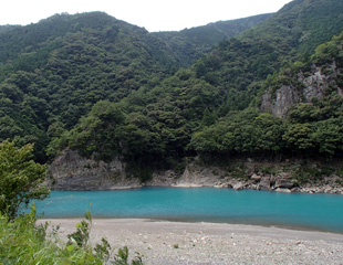 椋呂の火成岩
